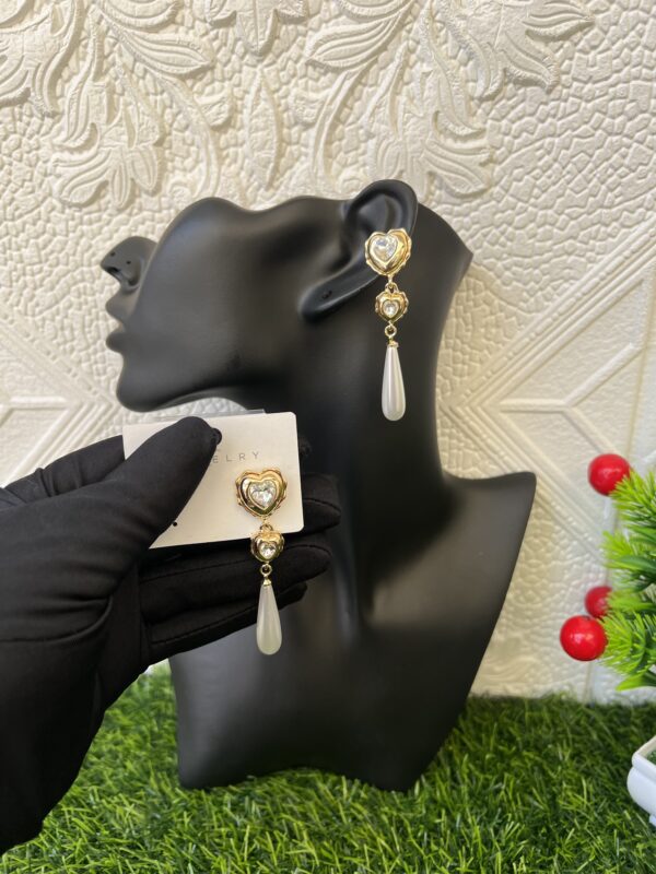 Gold/Pearl dropping earrings