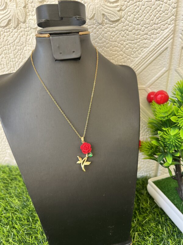 Debs rose necklace