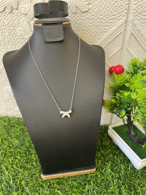 Silver stoned necklace