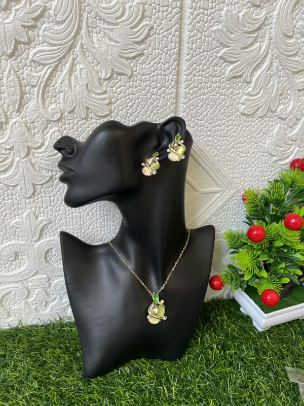 Green/gold jewelry set