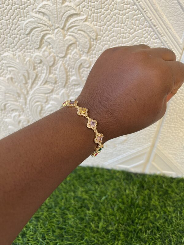 Multicolored stoned bracelet