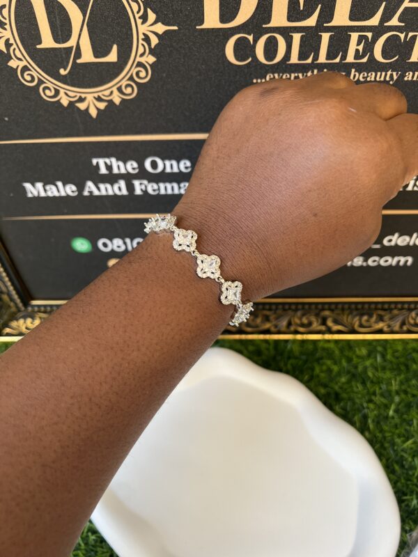 Fifi silver plain stoned bracelet