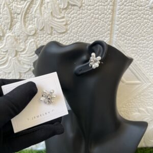 Silver stoned pearl stud