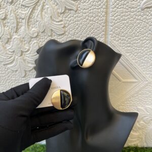 Precious gold/black bold stud