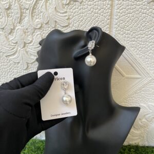 Silver /pearl earrings