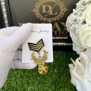 Leo gold lapel pin