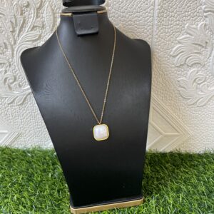 pearl gold necklace