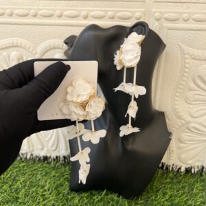 pristine white/gold earrings