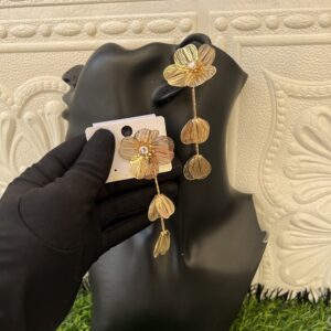 oliveth gold dropping earrings