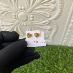 lovey gold stud