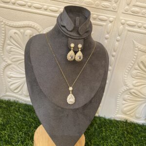 Orlina gold stoned jewelry set