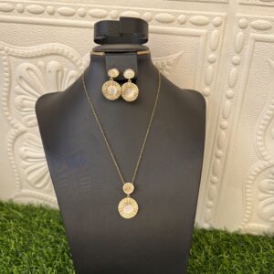 Birelle gold jewelry set