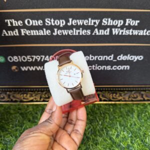 Teni brown leather wristwatch