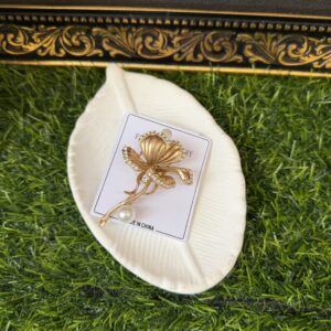 Valerie gold brooch