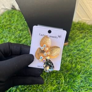 Perry brooch