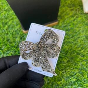 Ash stoned brooch
