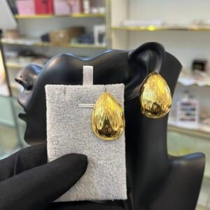 Honey Bomb Stud