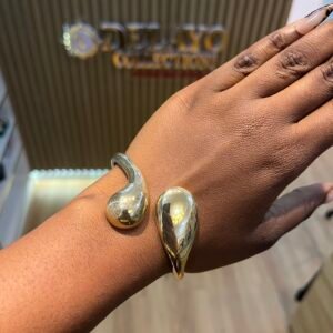 Velle Gold chunky Bangle
