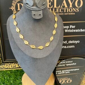 Make gold cowrie necklace