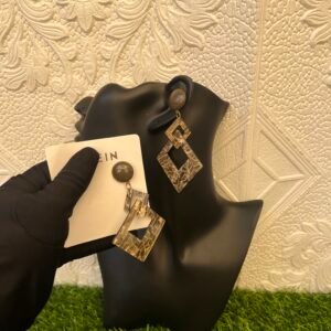Sarilyn acrylic earrings