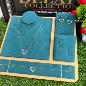 V stoned jewelry set